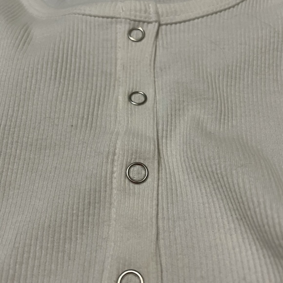 White crop top! - Picture 4 of 4